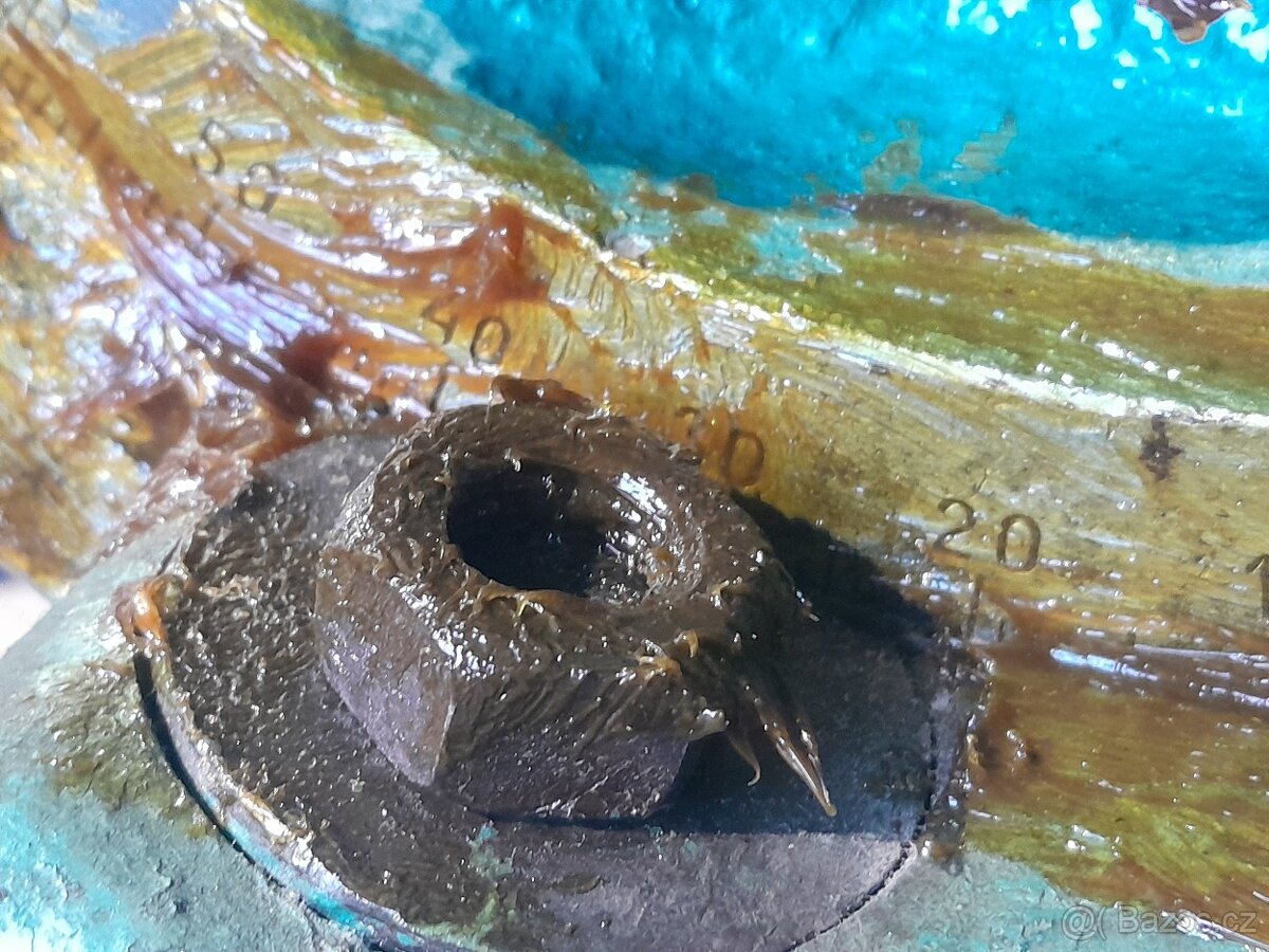 Otočný sklopný strojní svěrák 200mm - 8