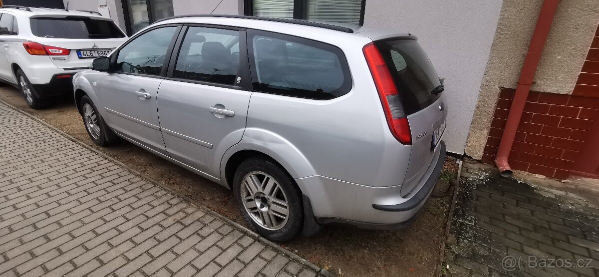 Ford Focus 1.6 85kw r.2005 - 8