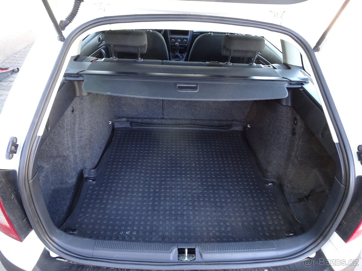 Škoda Octavia 1.6i Combi, DPH - 8