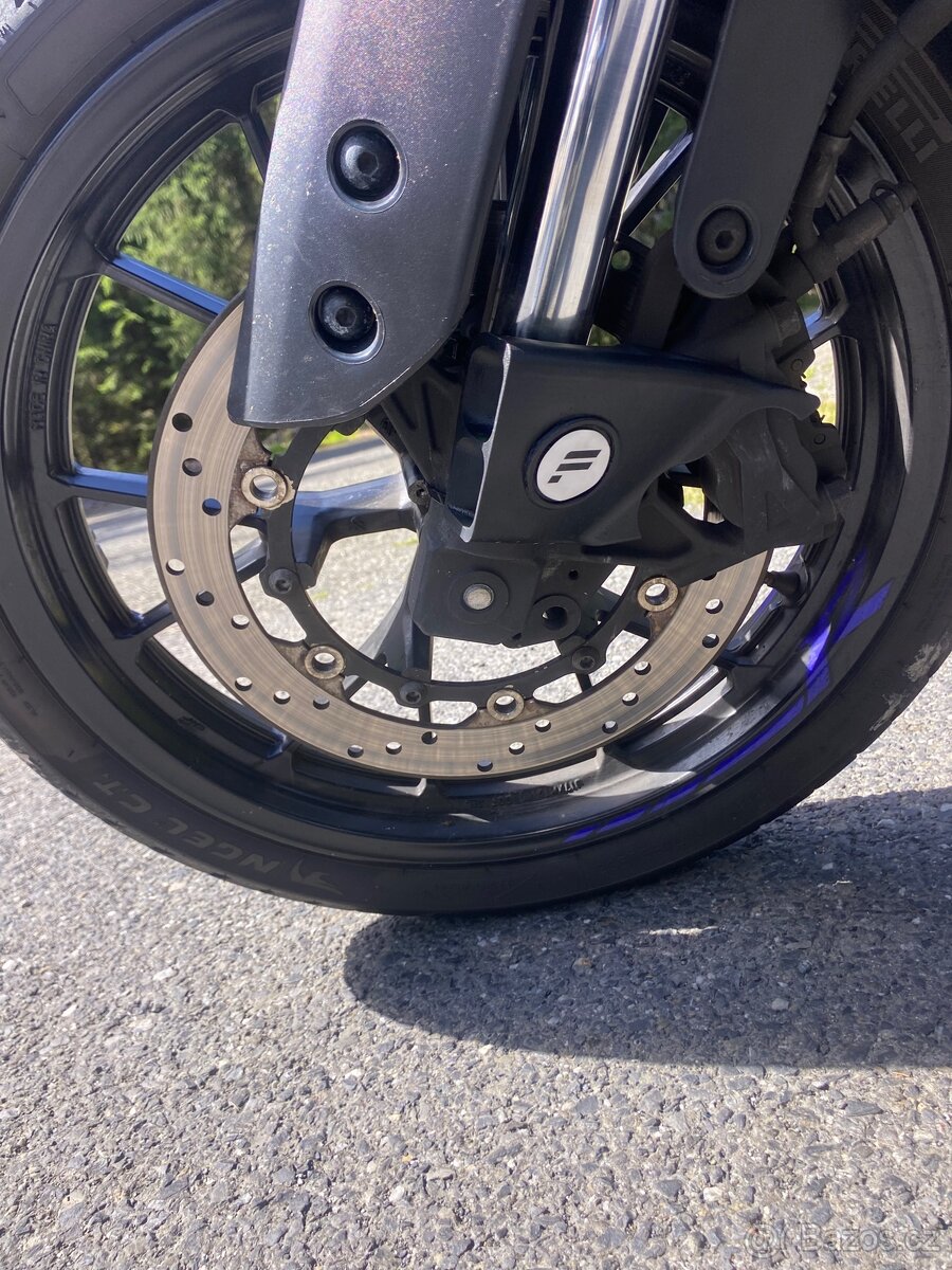 Yamaha YZF R125 - 8