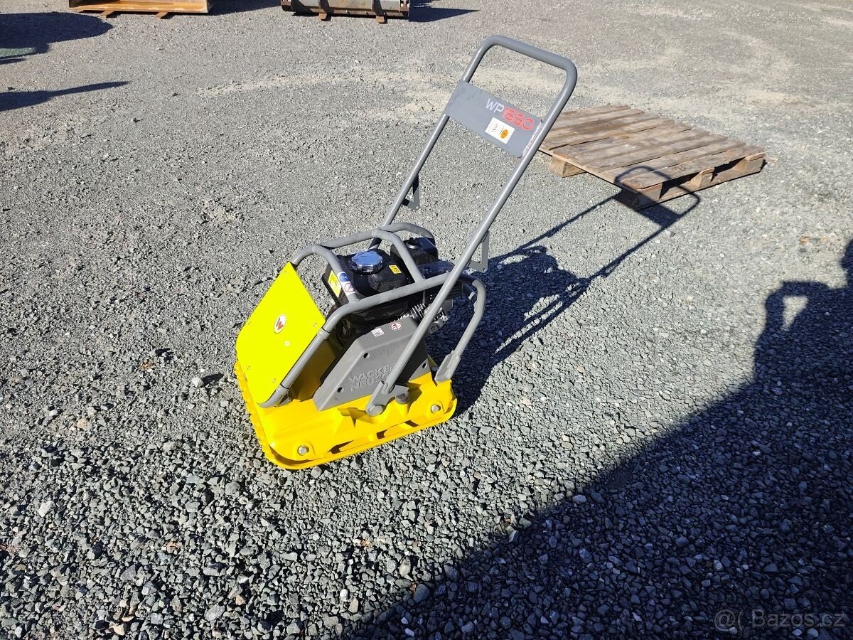 Jednosměrná vibrační deska Wacker WP 1550A - 8