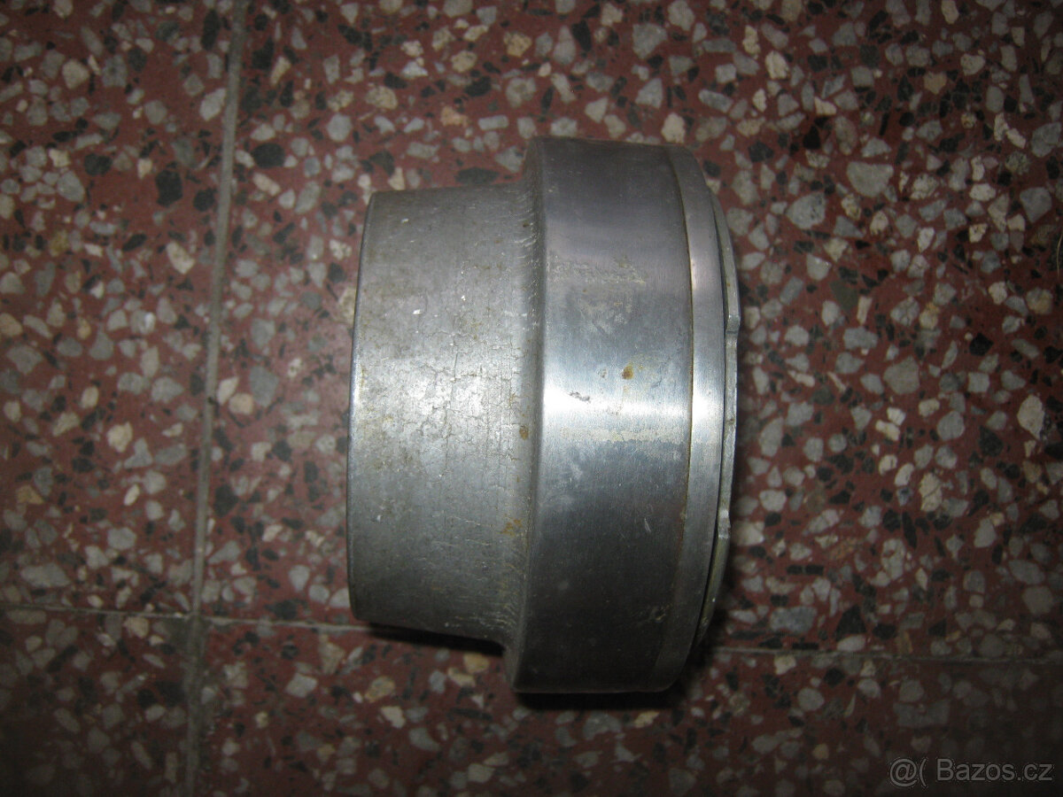 Prodám kovovou převodovku na starší kuchyňský robota ETA - 8