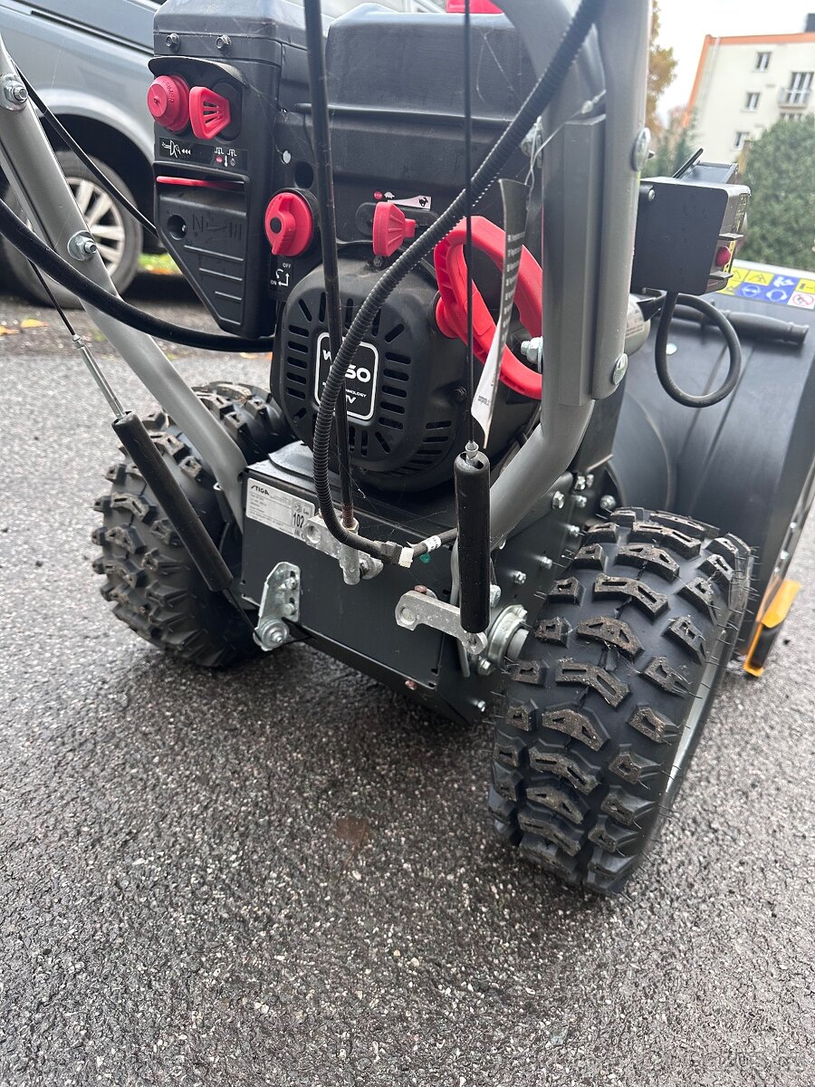 Sněhová fréza STIGA - 8