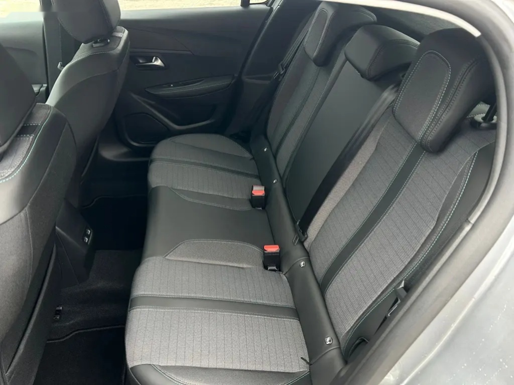 Peugeot 208, Allure PureTech 100k S&S MAN6 - 8