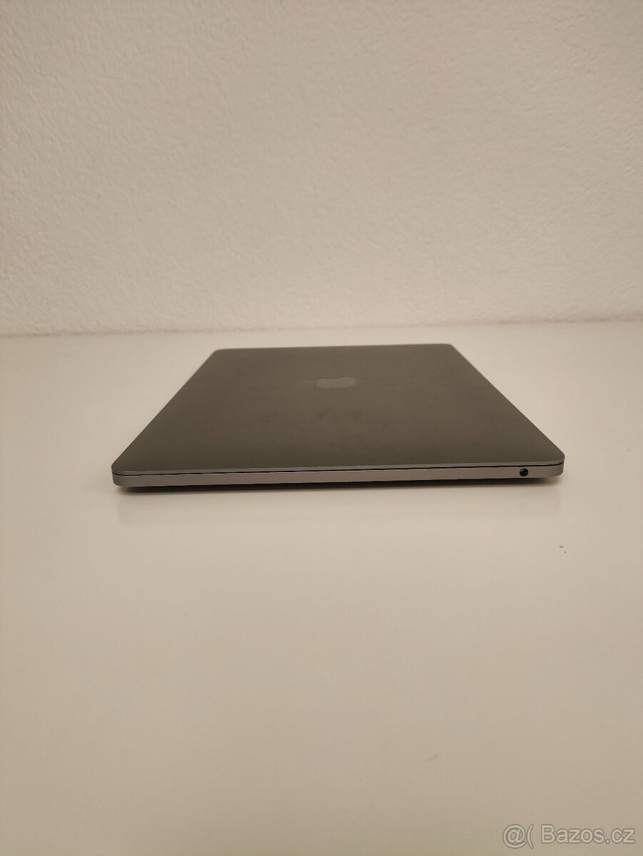 MacBook Pro 13" 2020 | i5 • 8GB • 256GB SSD - 8