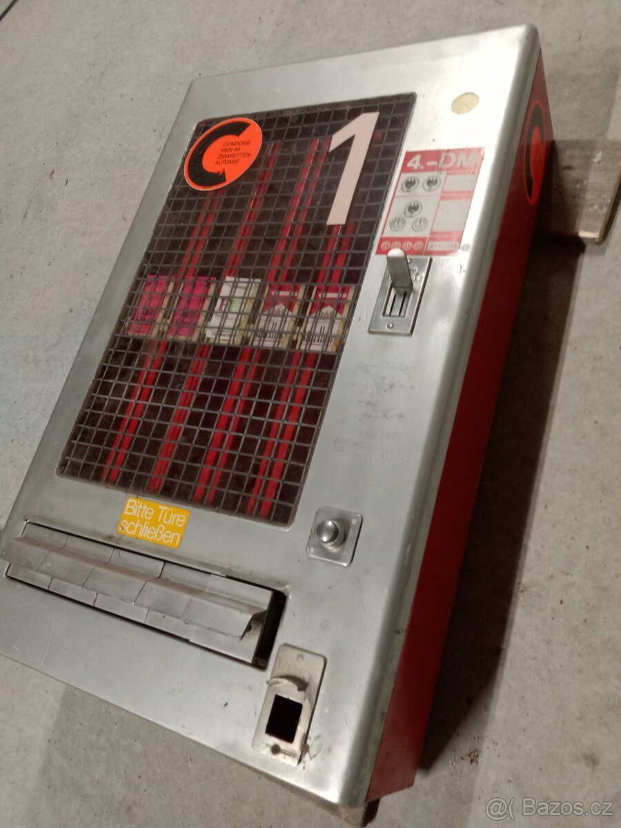 Prodám nástěnný automat na cigarety, Německo. - 8