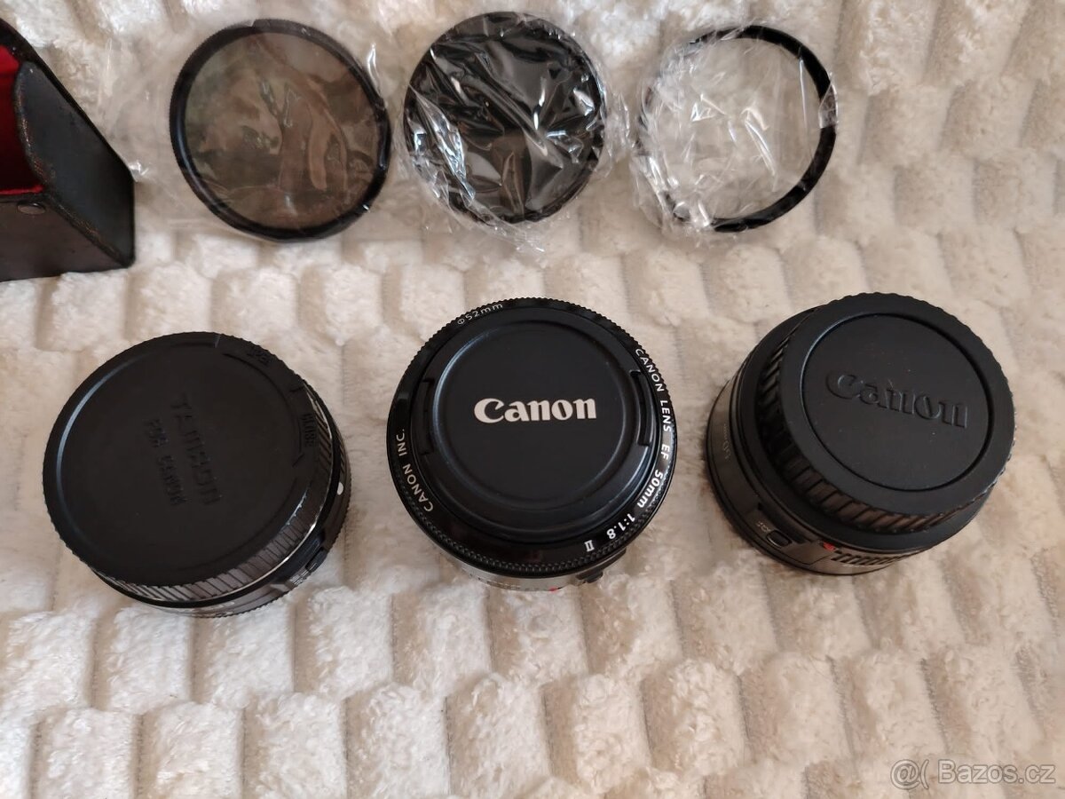 canon s objektivy a taškobatůžkem - 8