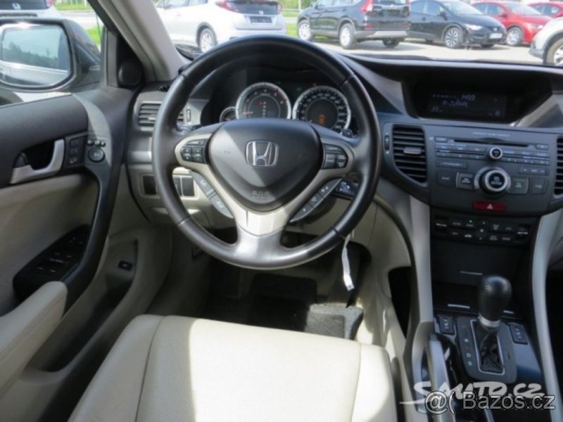 Prodám Honda Accord 2.2 i-Dtec EXECUTIVE 2010 - 8