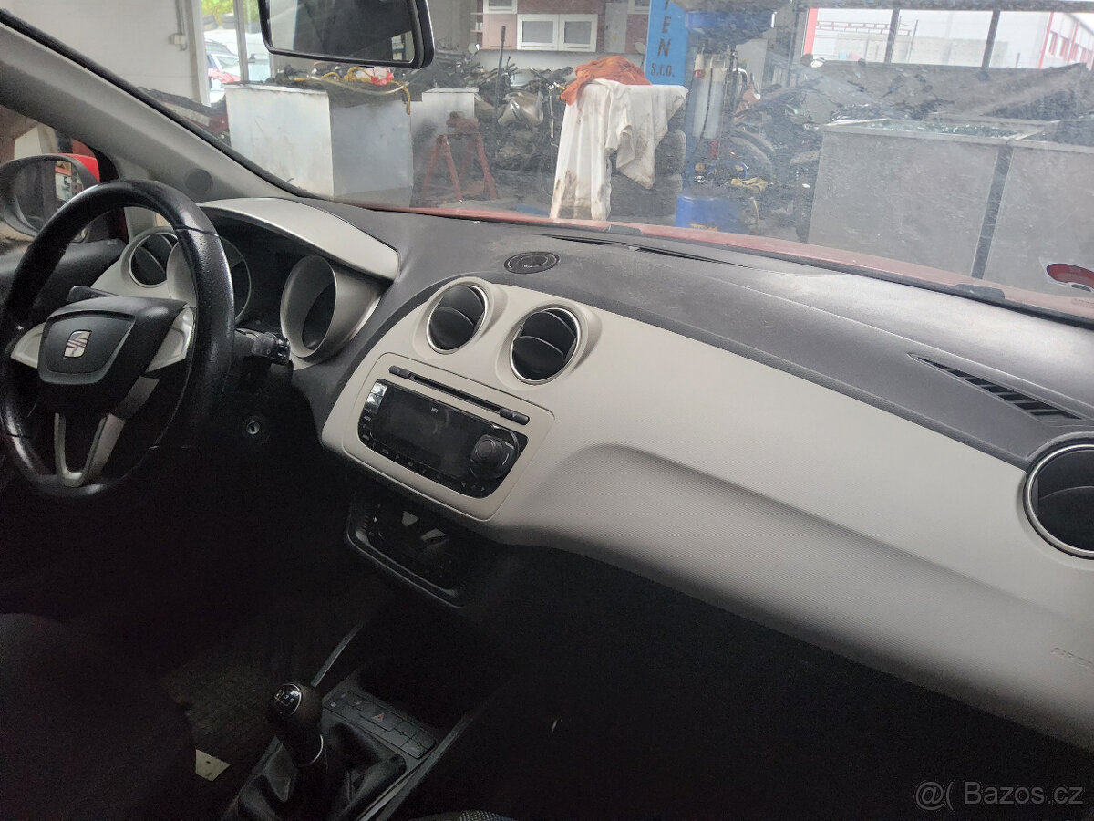 Seat Ibiza Combi 1,2HTP 51kW 2010 CGP - díly - 8