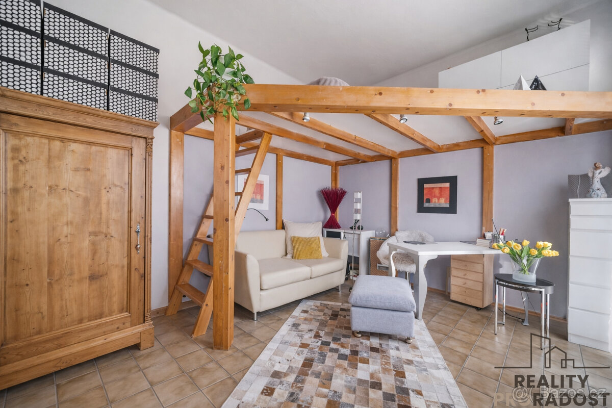 Prodej bytu 3+1, Pardubice - 8