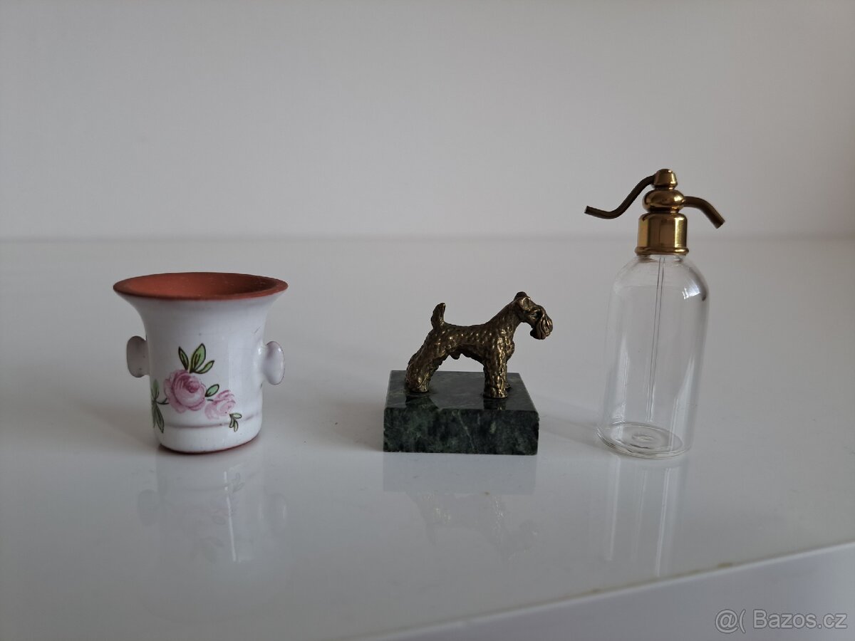 Miniatury + dřevěný rámeček/polička na miniatury - 8