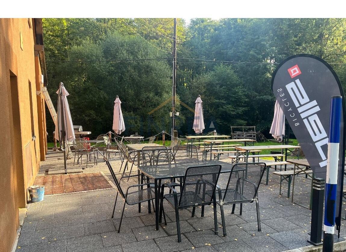 Prodej rodinného domu 5+1 s hospodou, Český Jiřetín, okr. Mo - 8