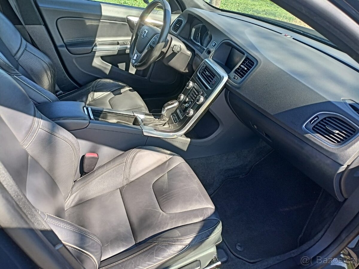 Volvo V60, 2.4 D6 158 kW HYBRID R-DESING - 8