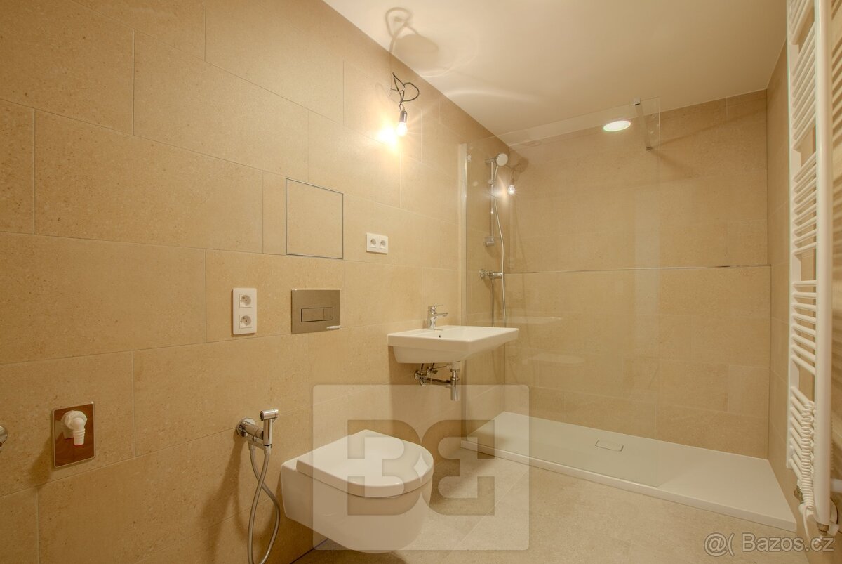 Pronájem bytu 1+kk 42 m², Praha - Smíchov, ev.č. N08568 - 8