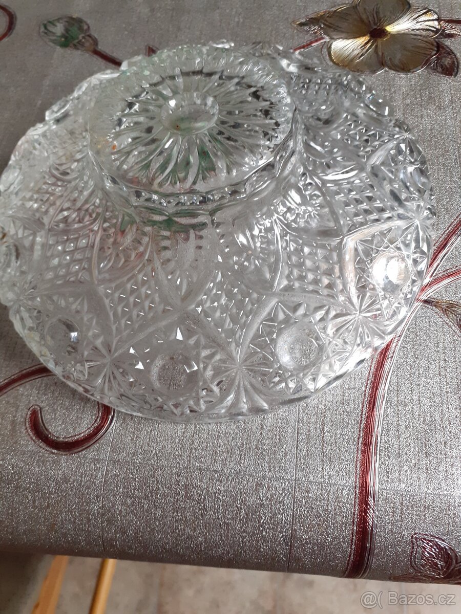 Starožitné mísy,broušené misky - 8