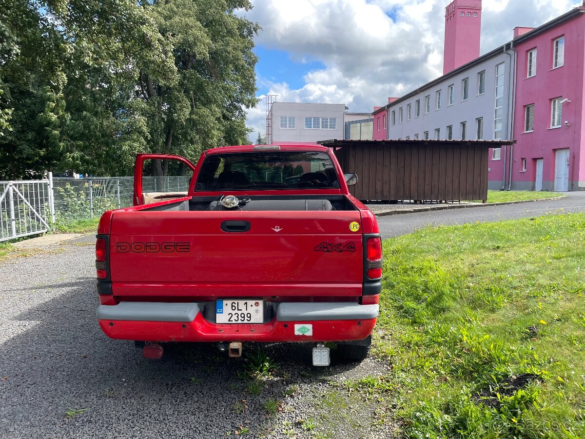 Dodge RAM 5.9 V8 Magnum 4x4 - 8
