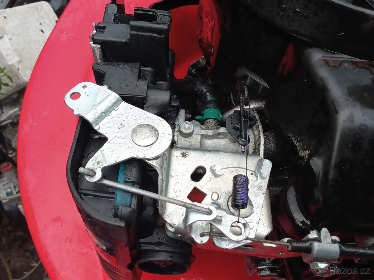 Prodám benzinovou sekačku s pojezdem CASTEL GARDEN - 8