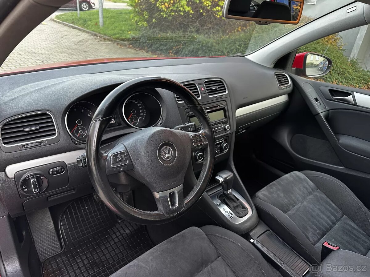Volkswagen Golf 1.4 TSI 118kW DSG Highline ALU R17 Alcantara - 8