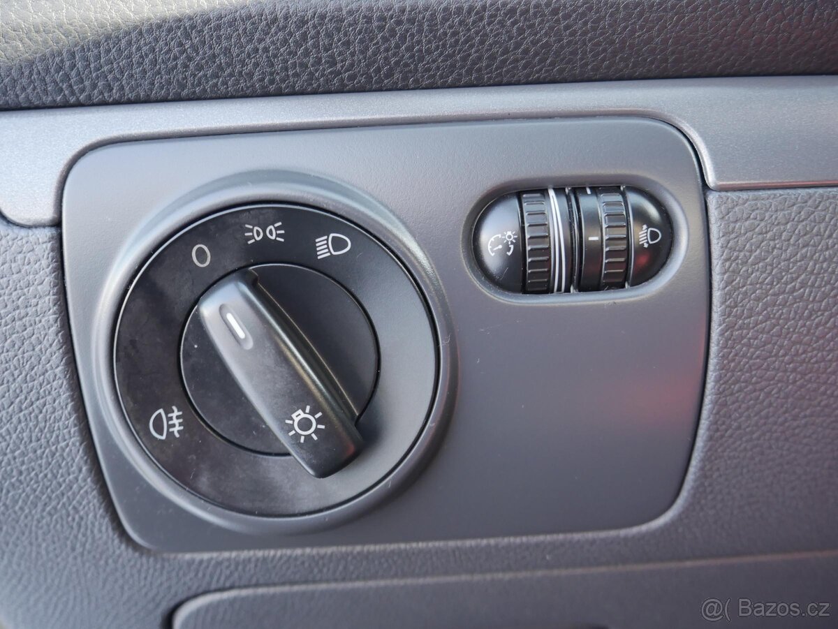 Volkswagen Jetta 1.6i , 75 kW benzín, 2007 - 8