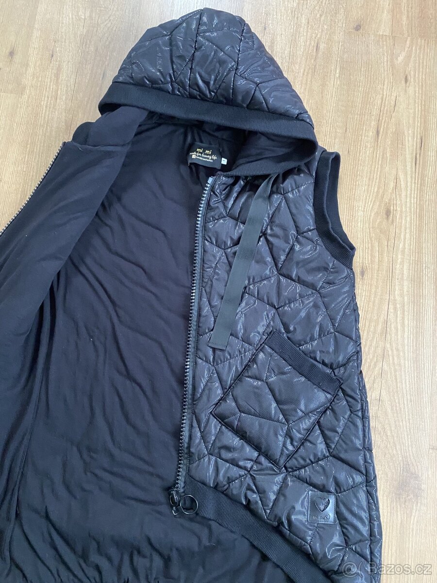 Krásná černá vesta - 8