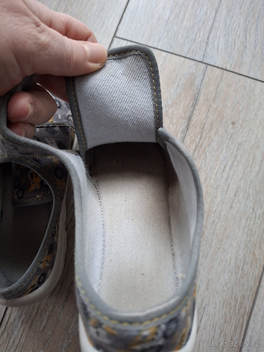 2x bačkory veĺ. 29 a 30 - 8