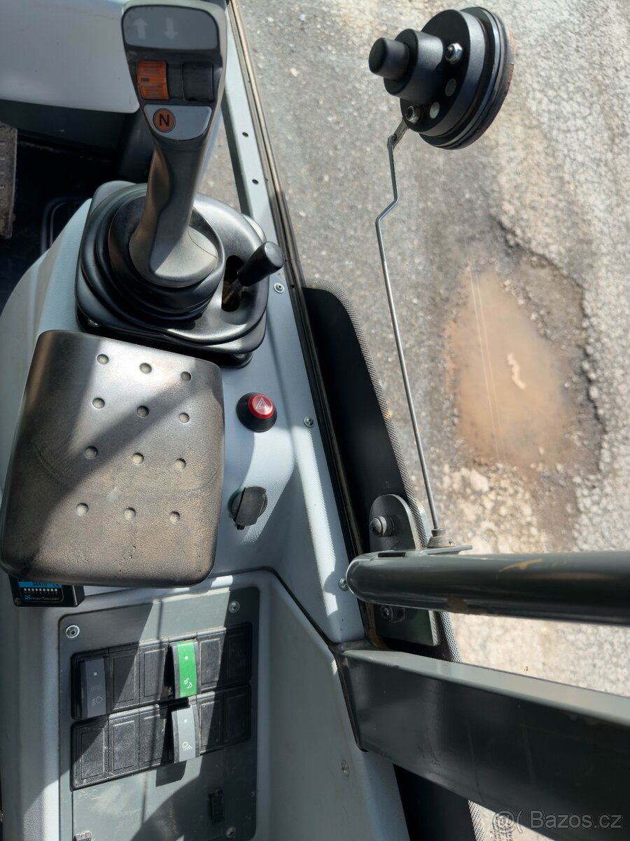 Kolový nakladač KRAMER 5065 - 8