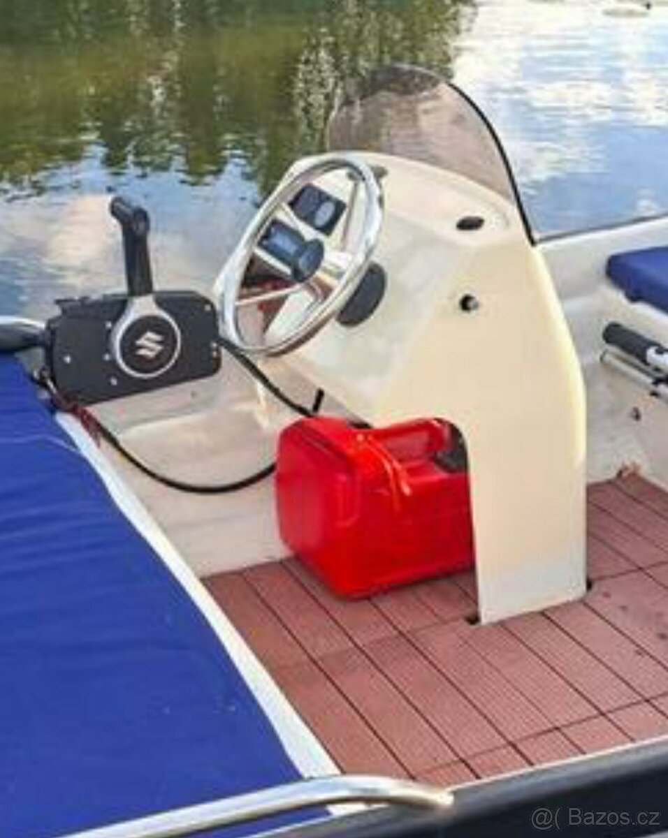 Motorový člun s motorem Johnson 9,9 Hp - 8