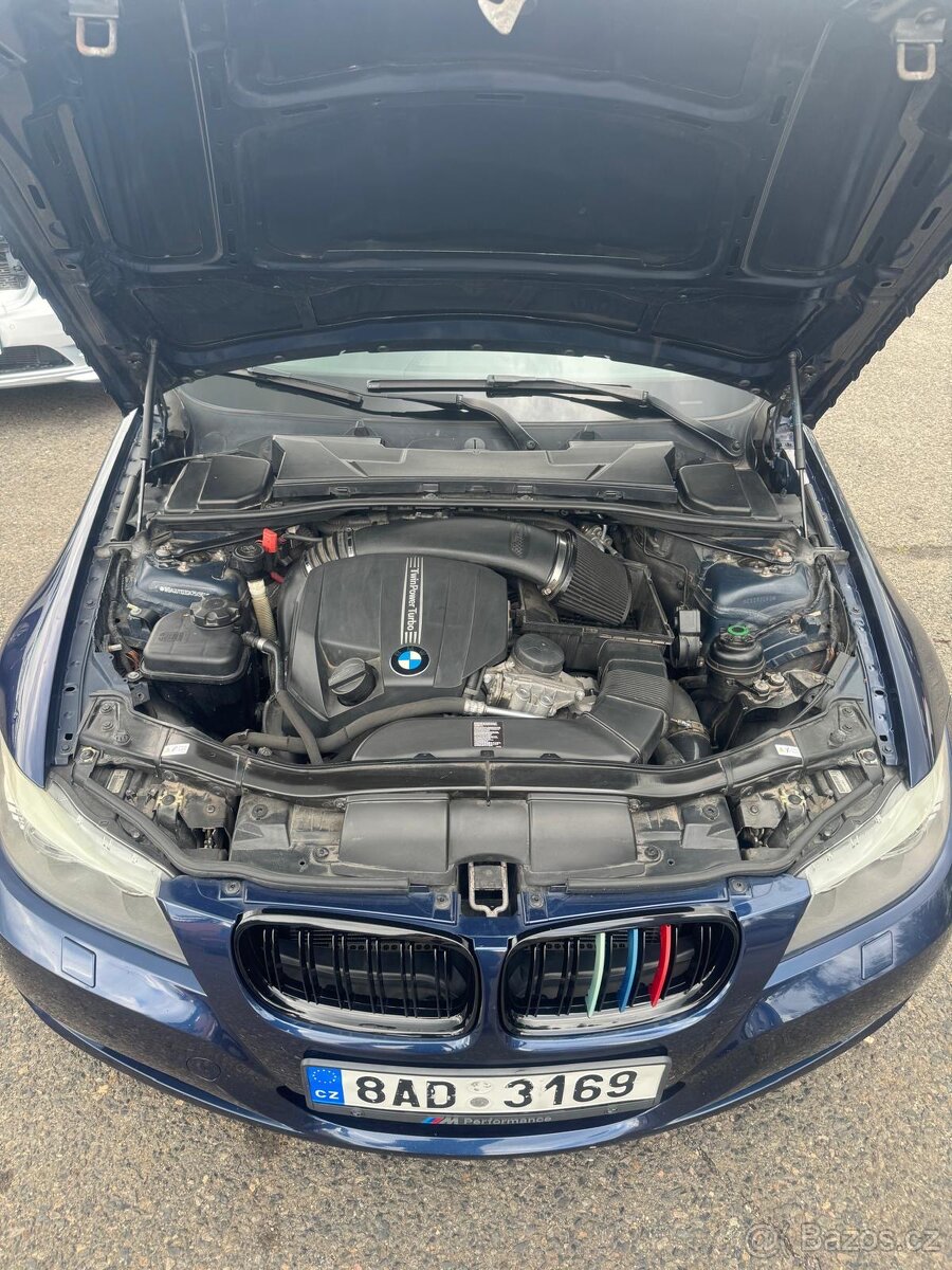 Prodám BMW 335ix e91 manuál - 8
