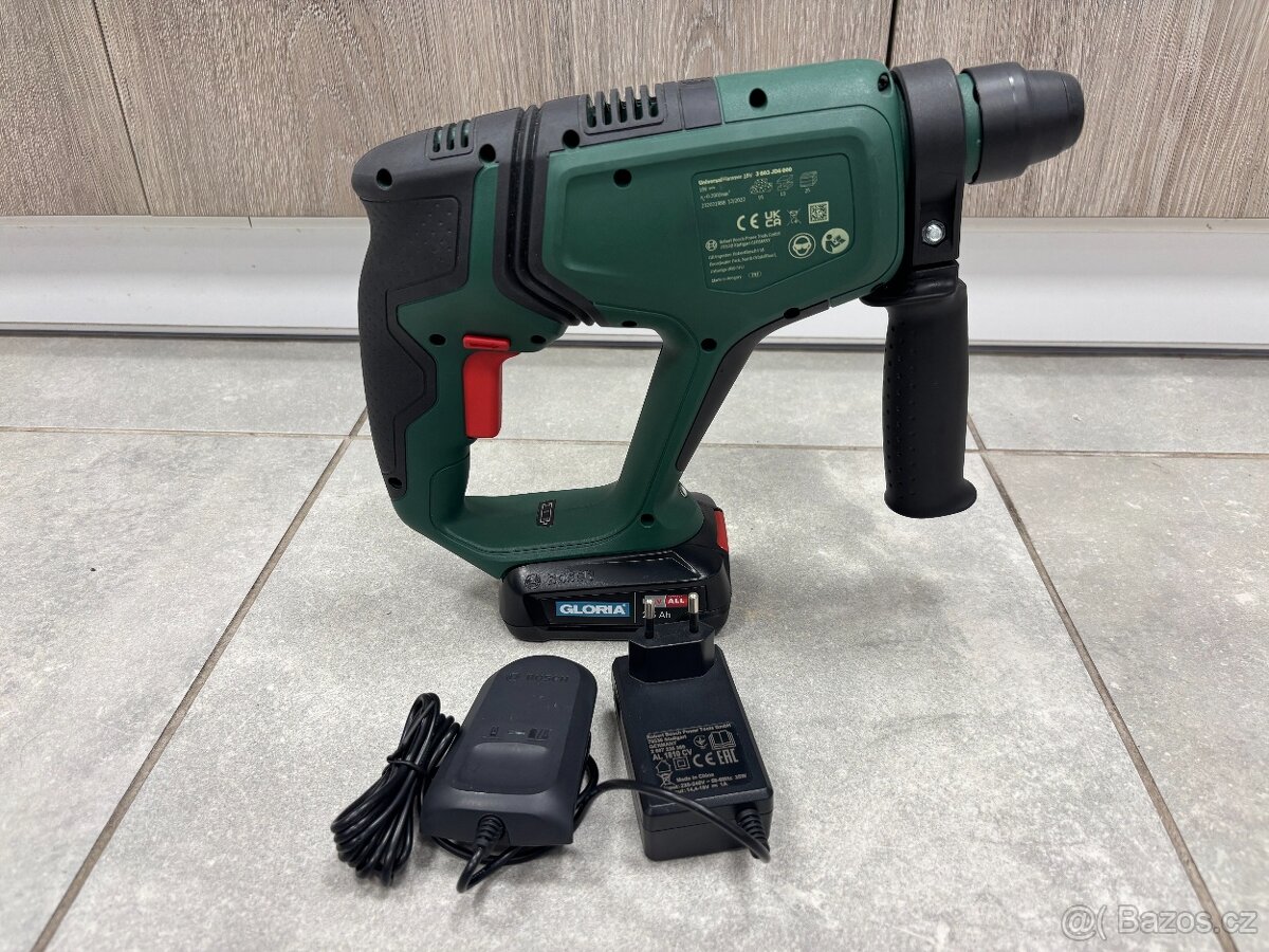 Aku vrtací kladivo Bosch UniversalHammer 18V - 8