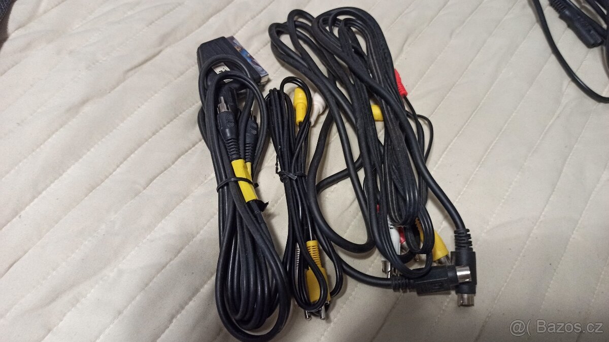 Prodám VHS-C camcorder zn. JVC s příslušenstvím - 8