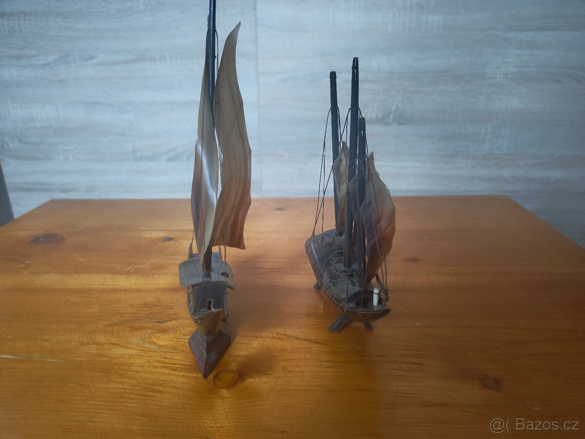 Starožitné lodě z rohoviny - 8