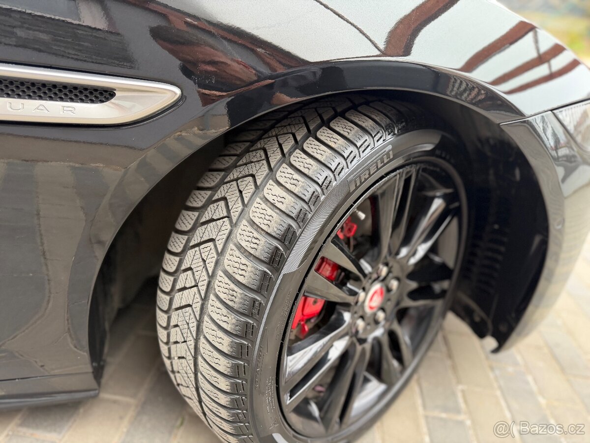 Jaguar XE 2.0d R-Dynamic - 8
