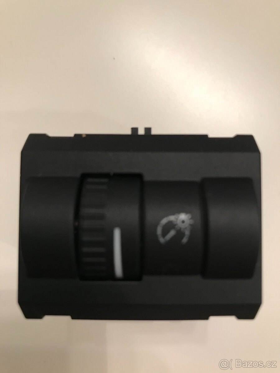 Prodam tlacitko reguluje osvetleni OCTAVIA II SUPERB II - 8