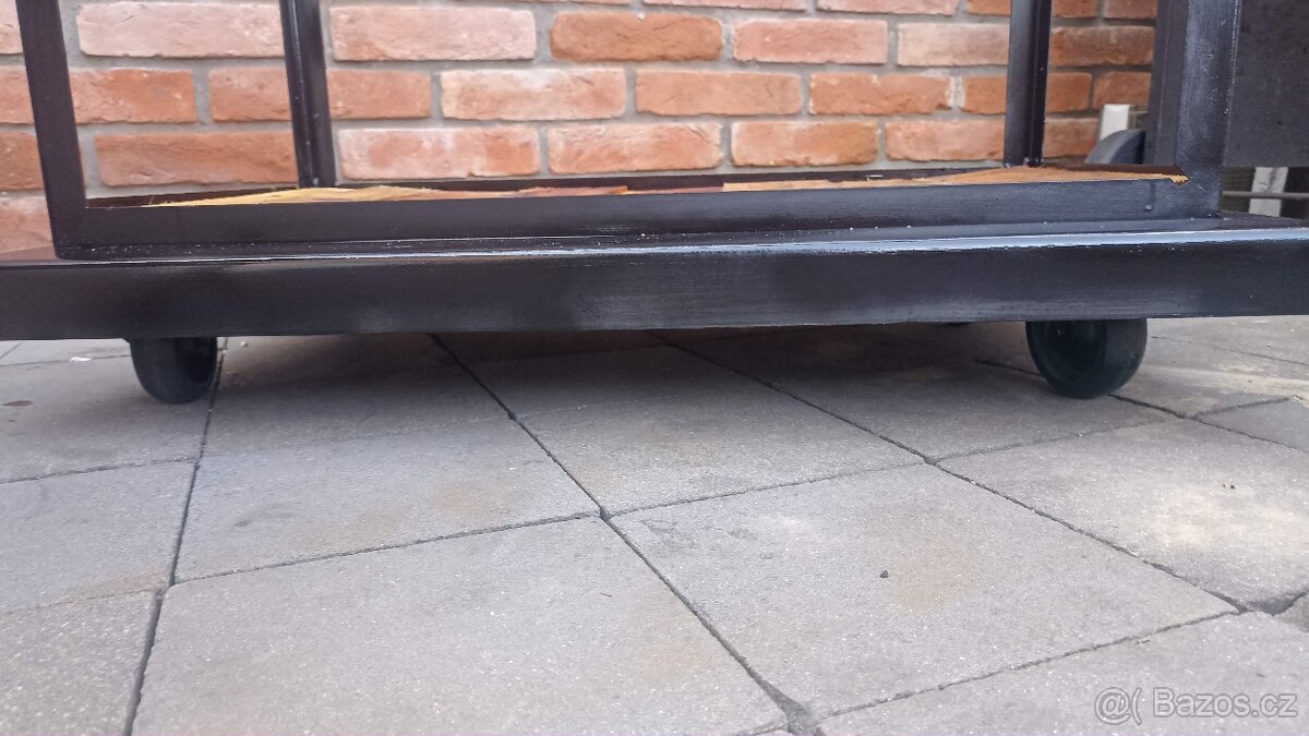 regál na dřevo ke krbu - 8