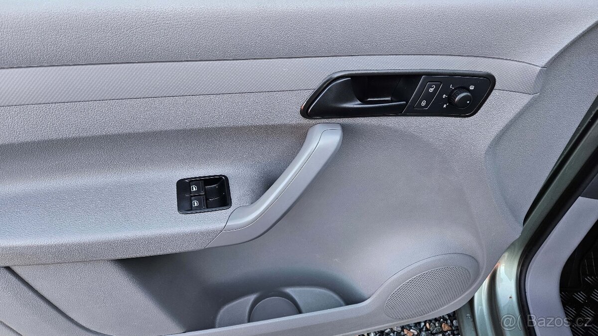 VOLSWAGEN CADDY 1,6 MPi 75 kW Maxi - 8