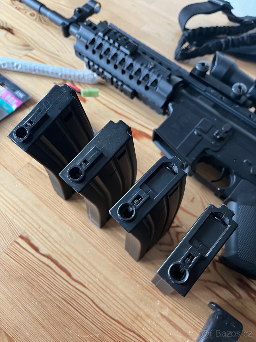 Airsoft M4 + výbava - 8