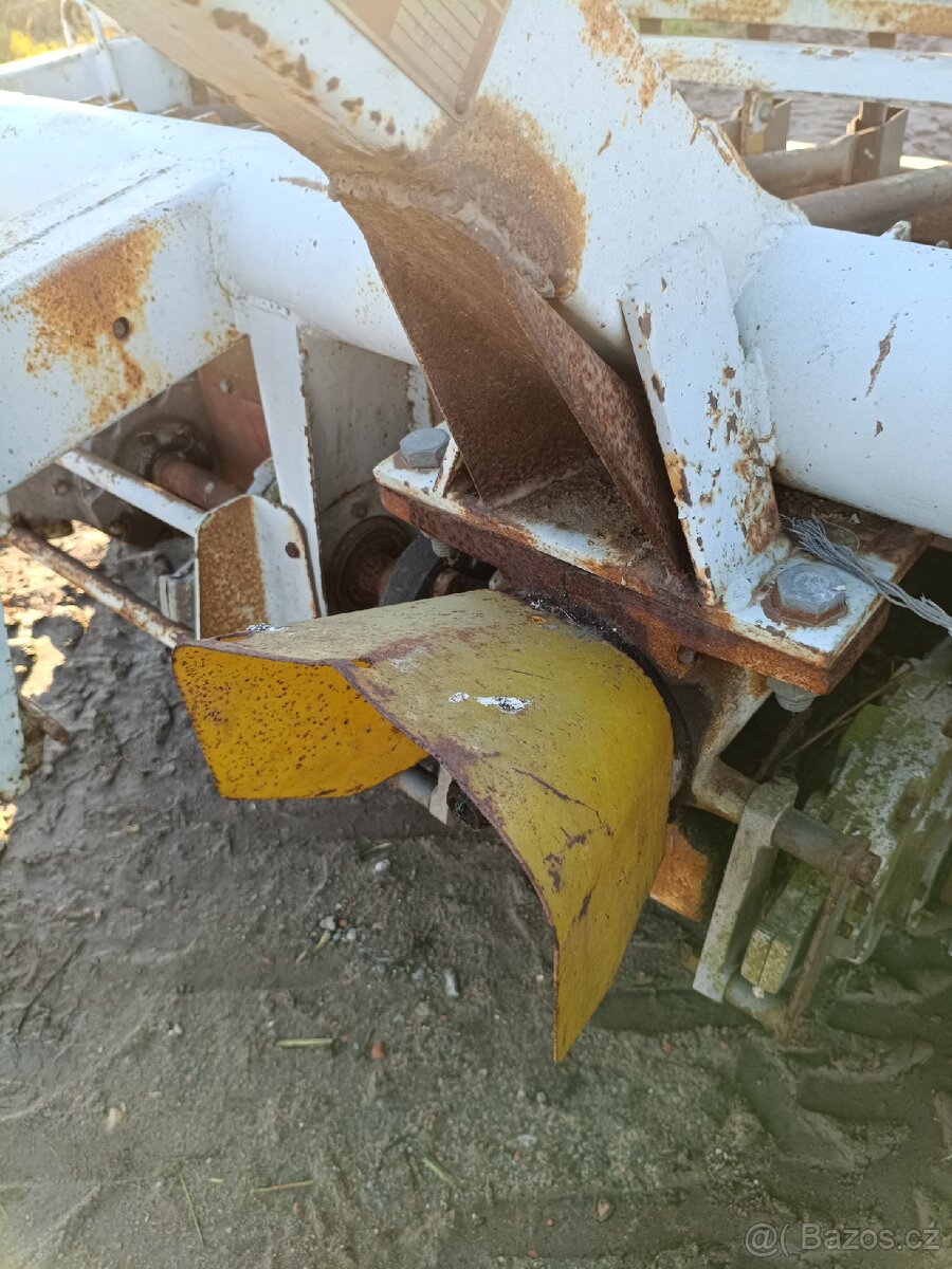 Secí stroj na přísev trav SE2-024 - 8