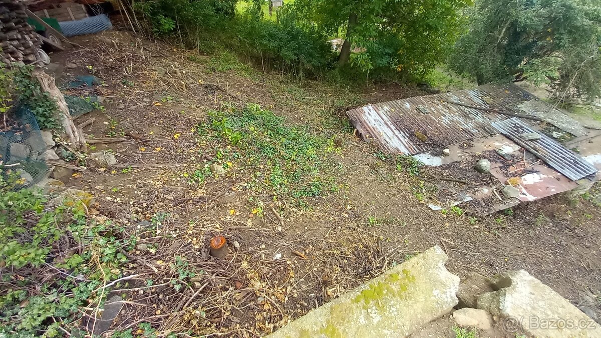 Pozemek se sklepem u dukovan - 8