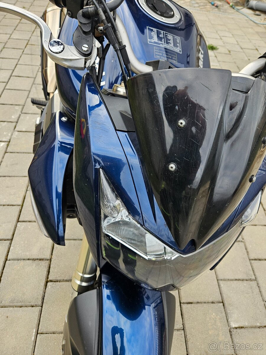 Kawasaki Z1000 - 8