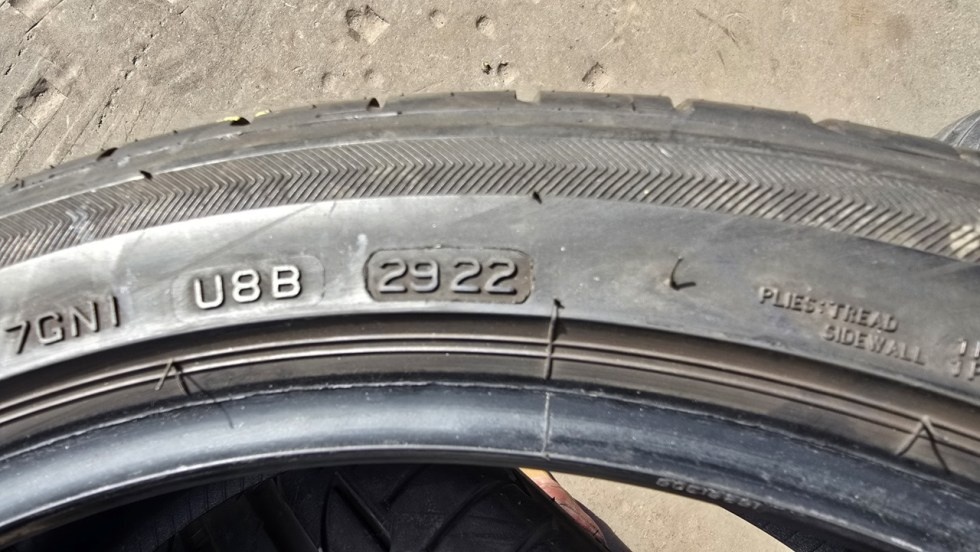 Letní pneu 235/40/19 Bridgestone - 8