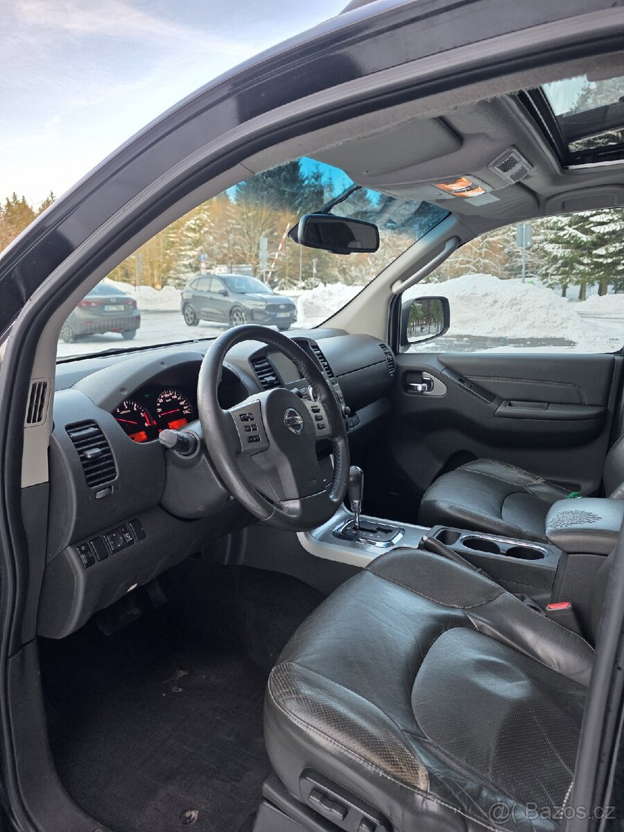 Nissan Navara 3.0D - 8