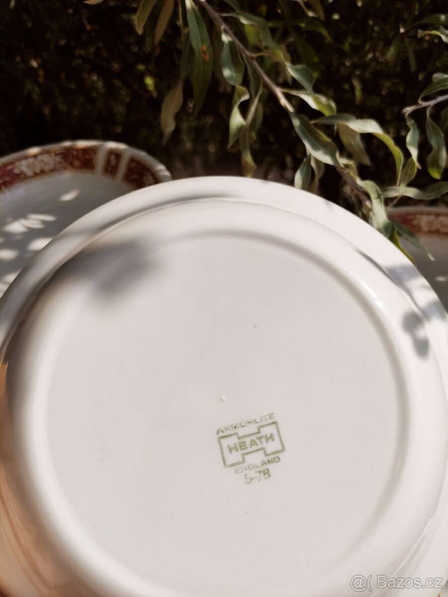 Anglický jídelní set talířů vintage - 18 kusů - 8