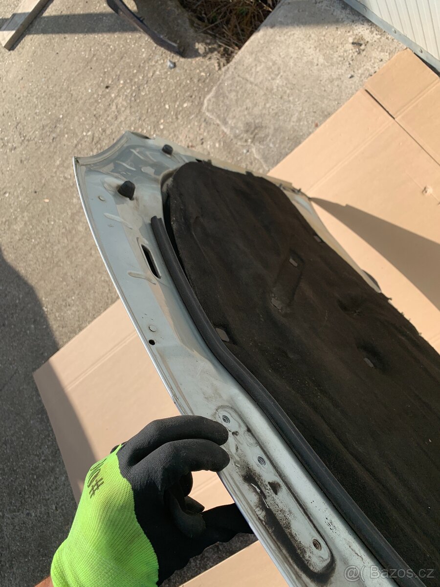 vw golf V 5 kapota stribrna haubna jetta - 8