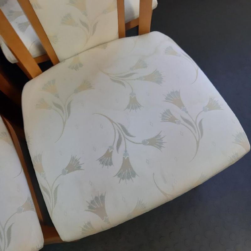 Stůl kulatý jídelní, rozkládací a 4 židle - masiv - 8