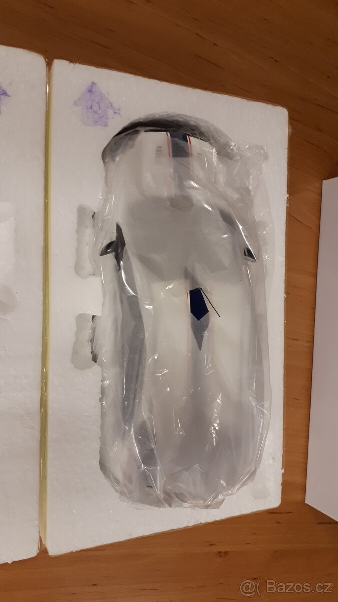 Ford Focus MK2 RS Le Mans Ottomobile 1:18 - 8