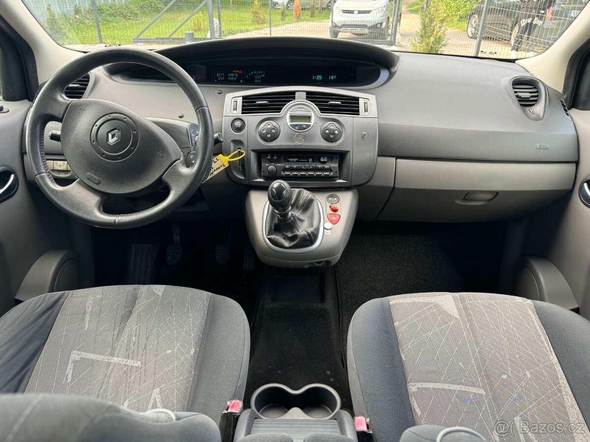Renault Scénic 2.0 - 8