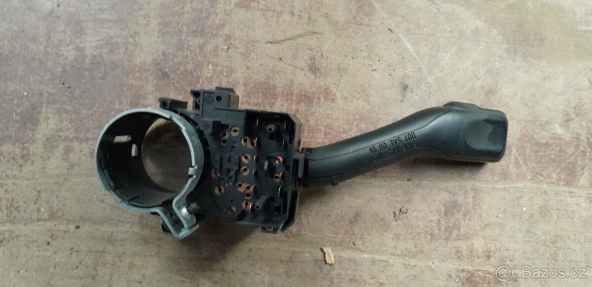 Prodám vypínač blinkru 8L0 953 513 G - 8