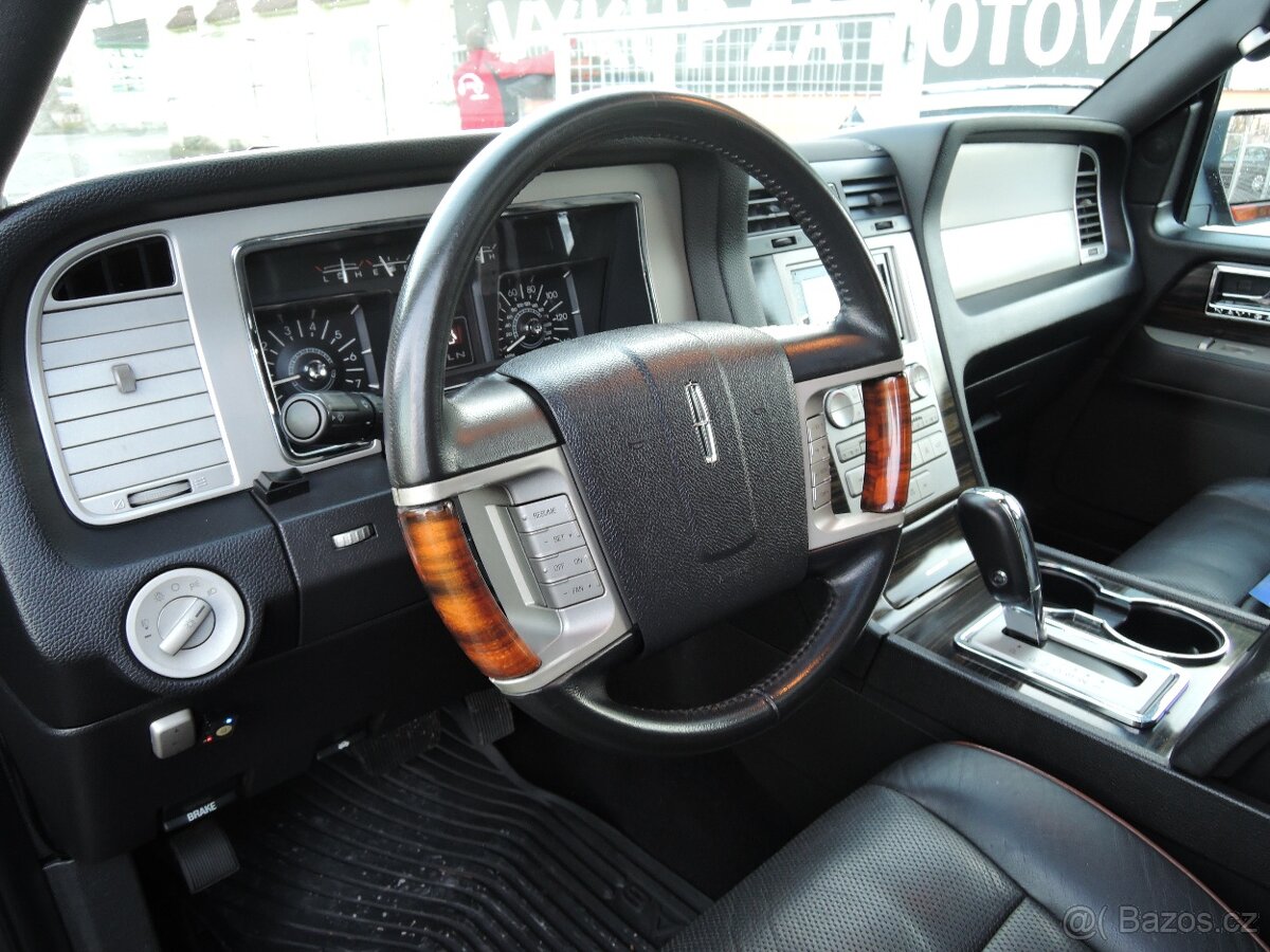Lincoln Navigator 5,4i V8 24V Aut. LPG 7.míst 2007 - 8