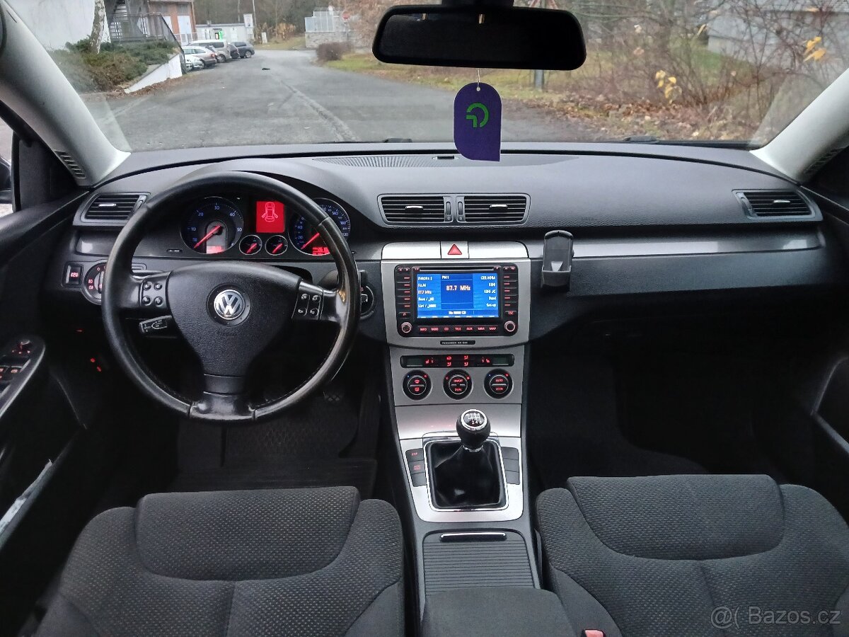 Passat b6 2.0tdi nová stk bez koroze - 8