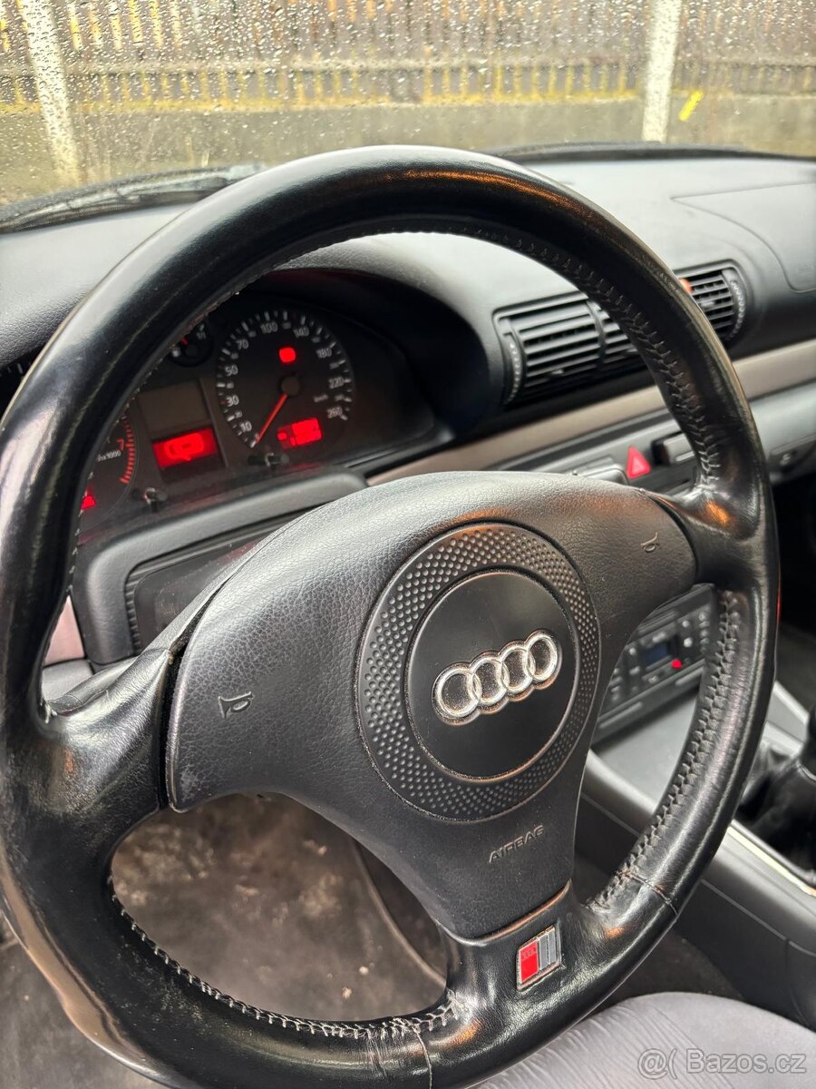 Audi A4 (B4) 1.6i r.v.2000 pouze 116.600km - 8